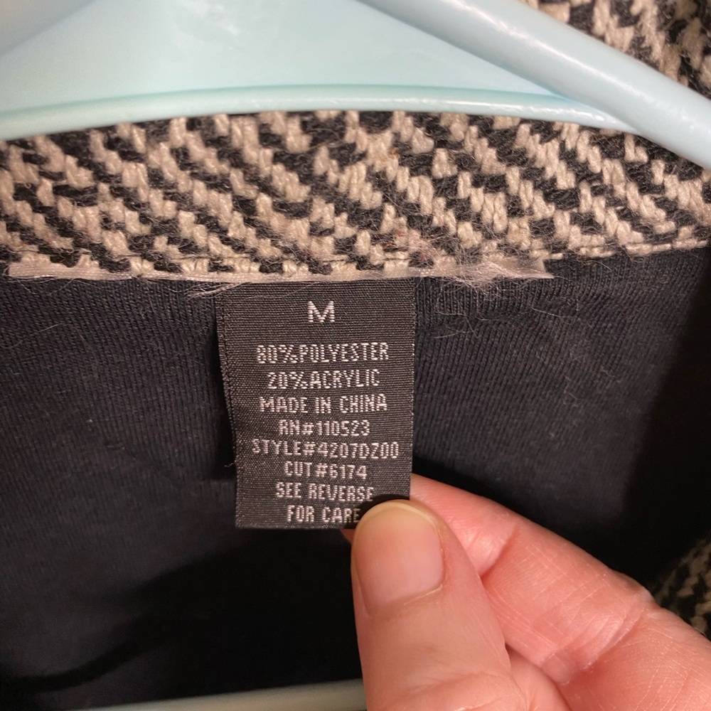 Beautiful jacket - Picture 3 of 5